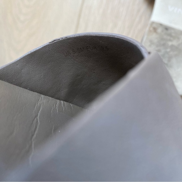 Vince Ida Sandals Womens Open-Toe Light Gray Leather Shoes Snake Embossed 8.5 - Picture 7 of 7